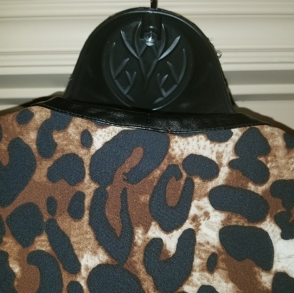 Leopard Print Tunic Top - Picture 5 of 5